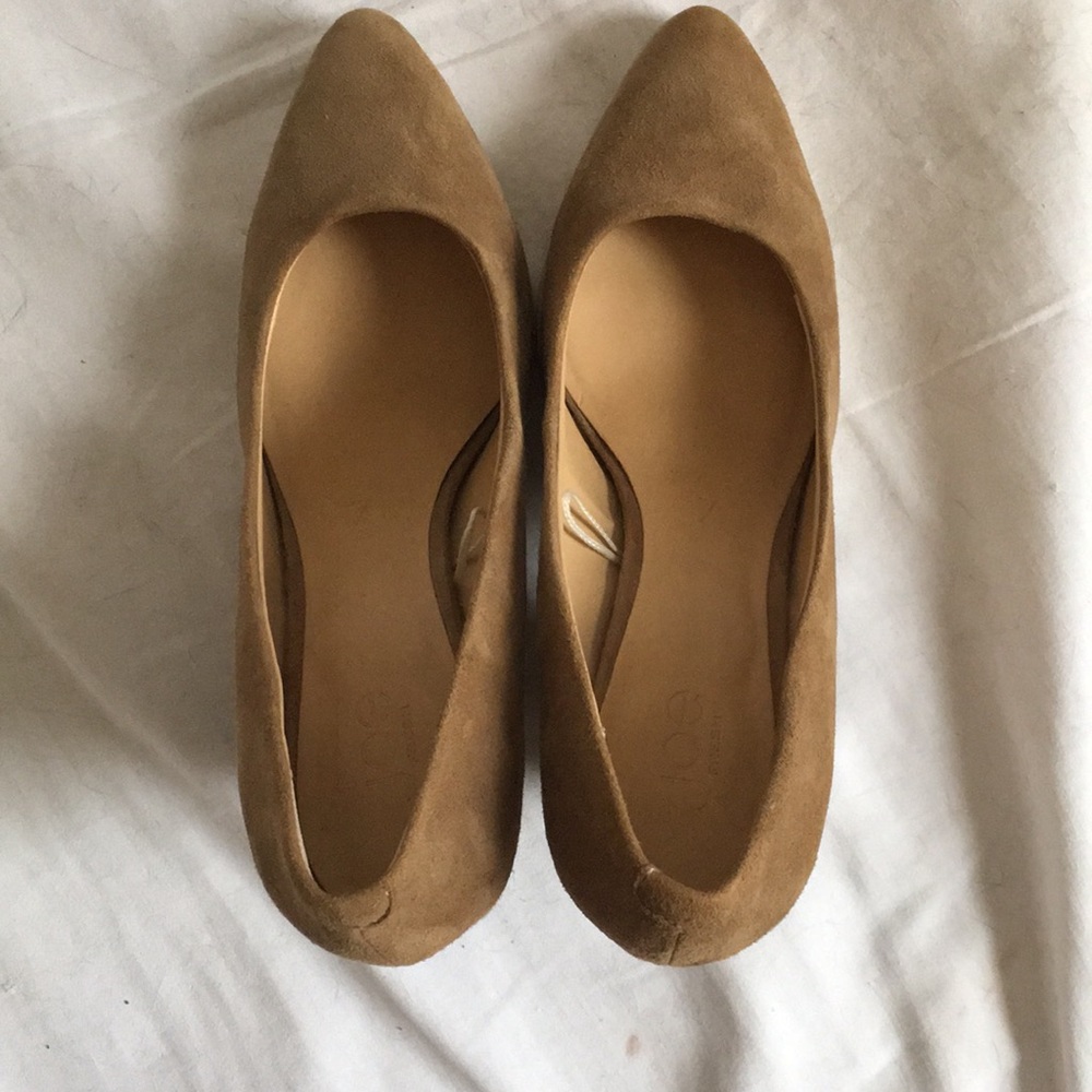 SOLD 🛍 NWOT Joe Fresh suede pump
